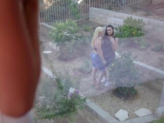Min ny neighbours er en lesbisk par - kimmy granger
