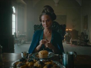 Alicia vikander - a green knight