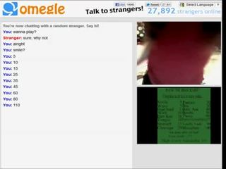 Punkar lassie mängib a omegle mäng