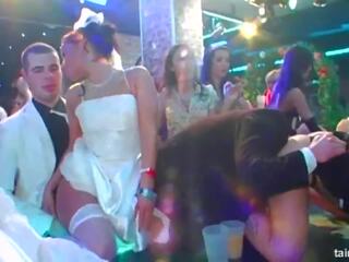 Super gasang pengantin mengisap besar ayam di masyarakat: gratis seks klip 5e