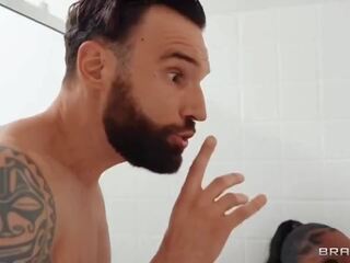 Brazzers - záludný milfka fucks v sprcha, xxx film d6 | xhamster