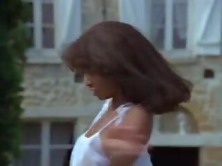 Petites culottes chaudes et mouillees 1982: darmowe x oceniono film 0e