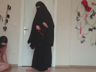 Мюсюлманин момиче canes дебели роб