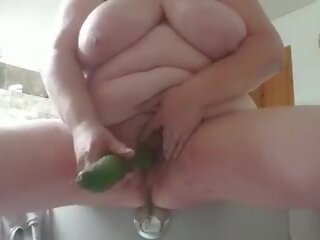 BBW Using Cucumber: Twitter BBW xxx film movie da