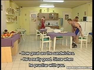 Wrestlers ha breakfast para konkurs